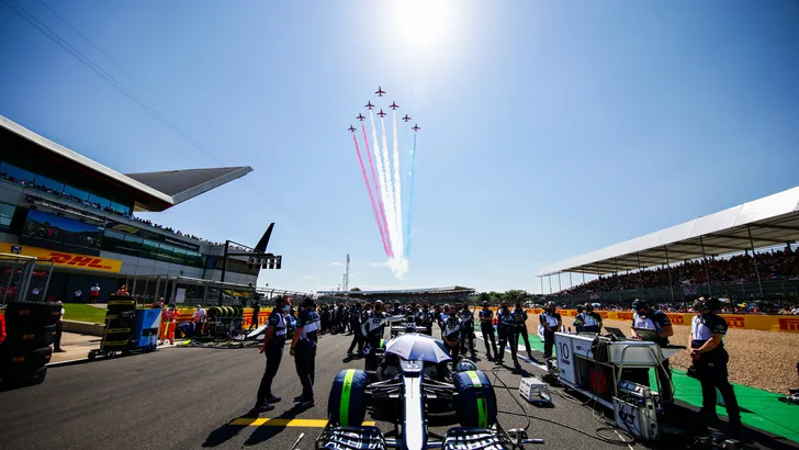 Silverstone omzeilt verbod vliegshows F1