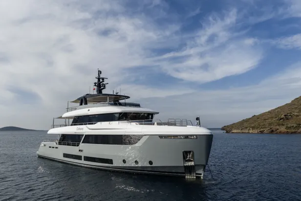 NB 111 Cabana van Mengi Yay Yachts