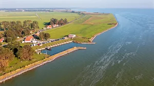 De haven van Laaxum