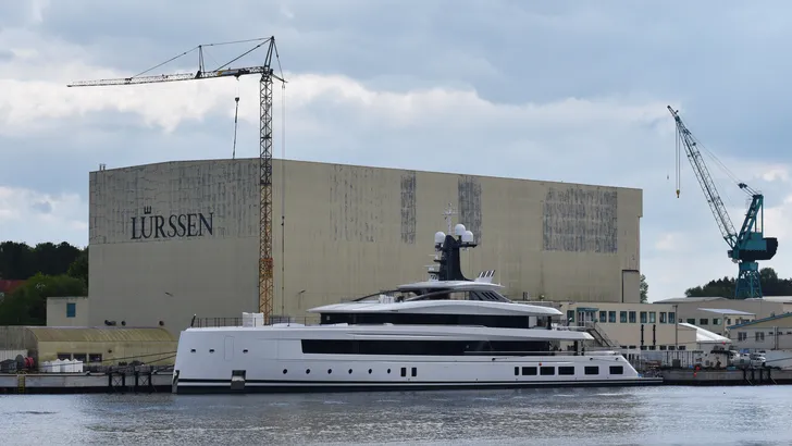 Lürssen levert Odisea op: een varend glazen paradijs van 78 meter