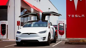 Tesla stopt productie Model S en Model X na historische omzetdaling en focust op robots en AI