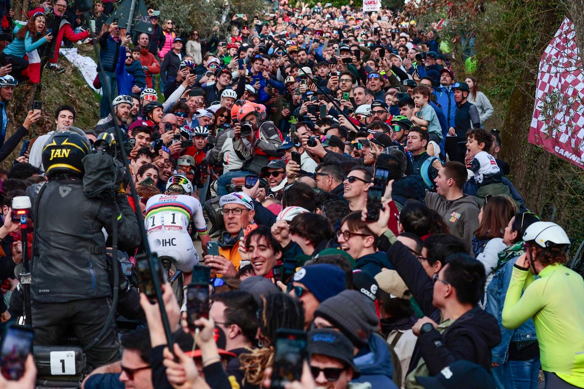 Eurosport-commentator vreest doemscenario tijdens Tour: ‘Wat als Seixas de tweede beste is en Pogaca