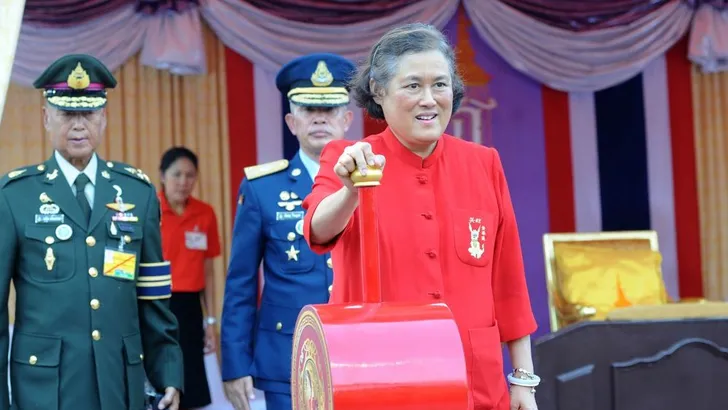 Prinses Sirindhorn houdt Thaise royals overeind