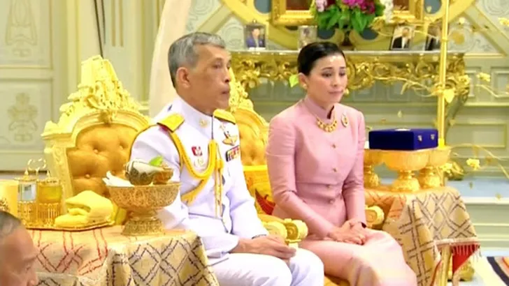 Thaise koningin doet een Máximaatje