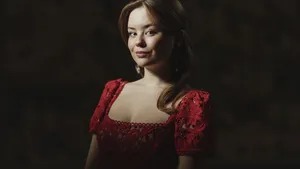 prinses Ariane in rode jurk achttiende verjaardag