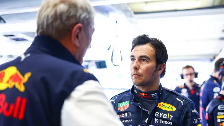 Perez heeft spijt van commentaar op Verstappen: 'Er speelden een hoop emoties'