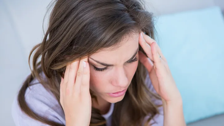 5 dingen die je moet eten als je hoofdpijn voelt opkomen