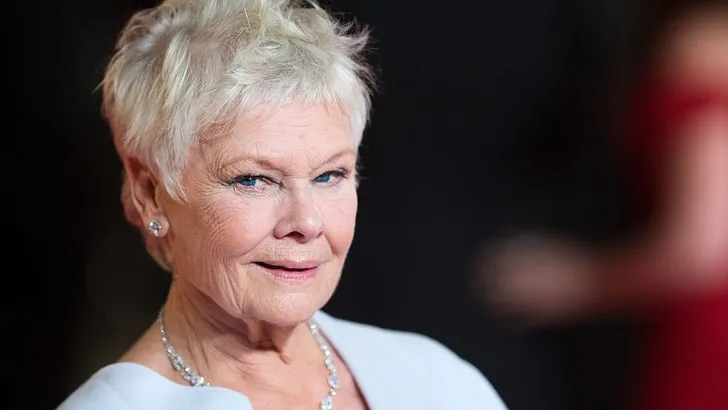 Judi Dench op de bres voor de Windsors, wil een disclaimer bij The Crown