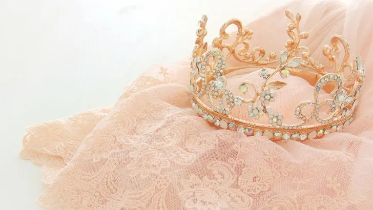 Eén feest, twee kibbelende royals, drie families: wat nu?