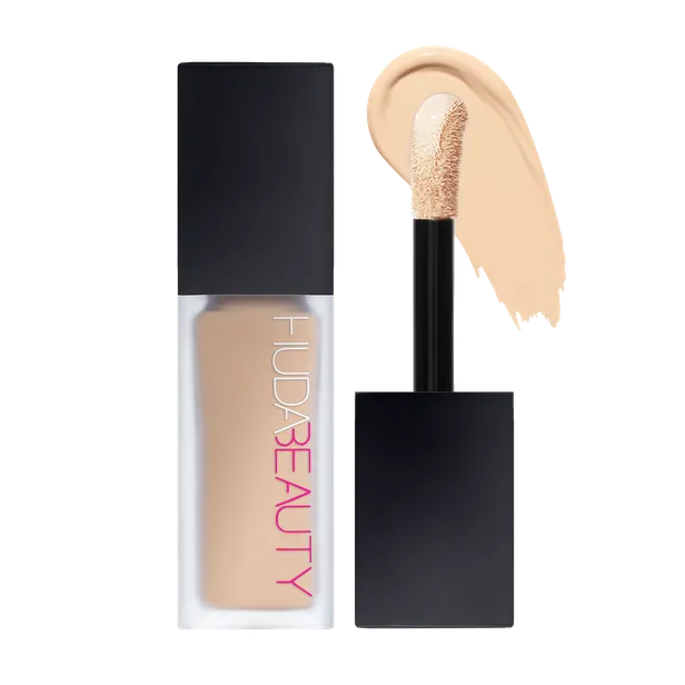#Fauxfiller luminous matte liquid concealer in 2.1 Meringue €32 Huda Beauty 