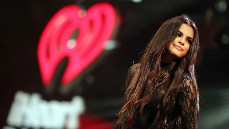 Selena Gomez date tieneridool