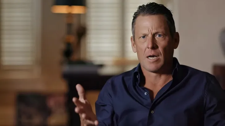 VIDEO | Armstrong over oude concurrenten (behalve Ullrich): 'Watjes, wat doen jullie?'