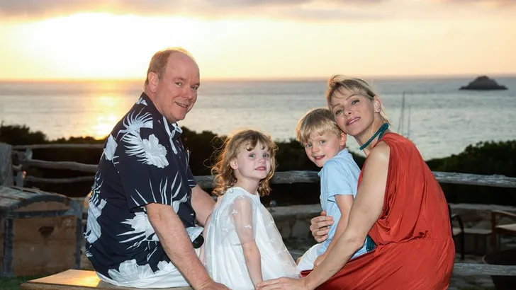Monaco: vakantiegroeten van Albert en Charlene! 