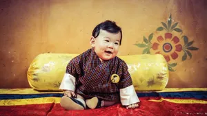 Lief: eerste lachje babyprins Bhutan