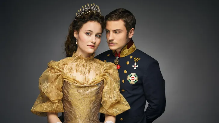Dít zijn de eerste beelden van de nieuwe Sissi-serie!