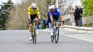 Mathieu van der Poel ging in Flanders Field niet voor de volle honderd procent voor de zege. Dat zagen Sporza-analisten Greg Van Avermaet en Jan Bakelants.