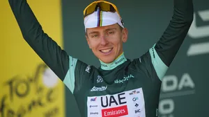 pogacar in de groene trui in de tour