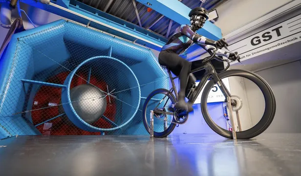De nieuwe Giant Propel (2026) ondergaat uitgebreide aerodynamische tests in de windtunnel.
