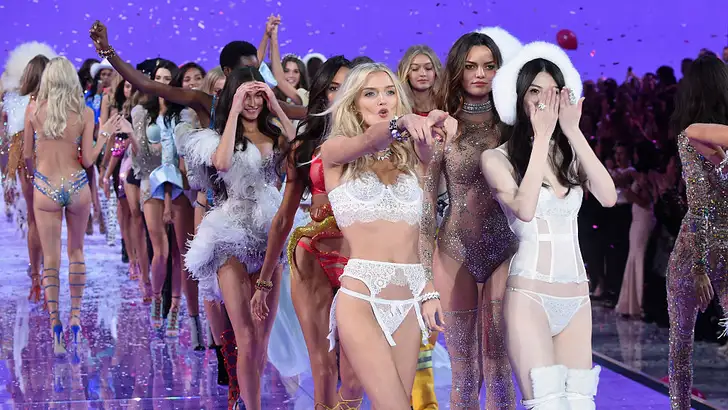 Zo bereiden Victoria's Secret modellen zich voor op de grote show