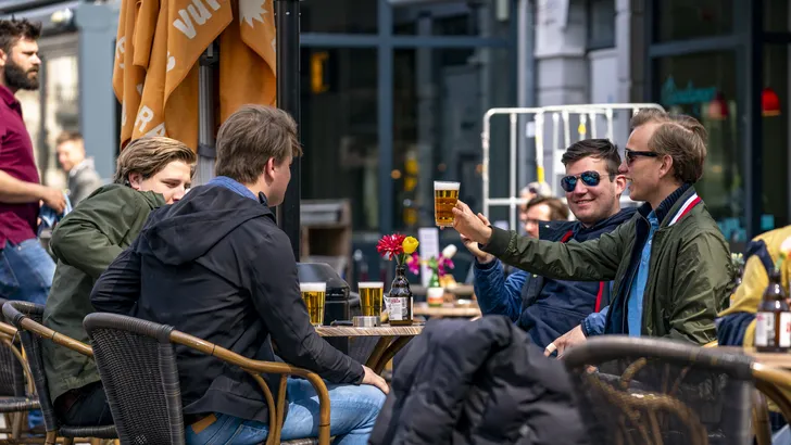 Overal in Nederland horeca en winkels open ondanks maatregelen