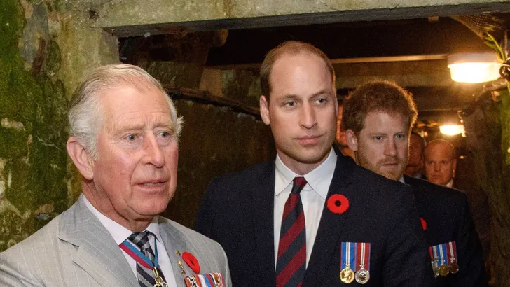 Britse koningshuis reageert voor het eerst op ruzie tussen prins Charles en zoons