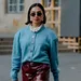 Stijlvolle vrouw in mooie kleding.