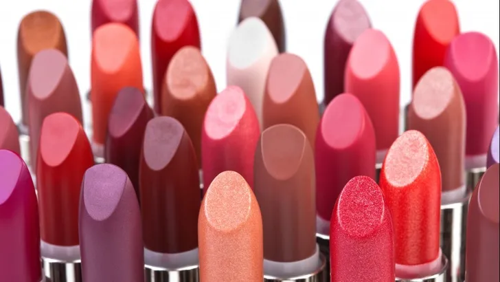 Dit zegt de vorm van je lippenstift over je persoonlijkheid