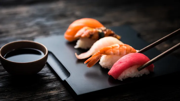 Ai! Hierdoor denk je voortaan wel twee keer na voordat je sushi bestelt