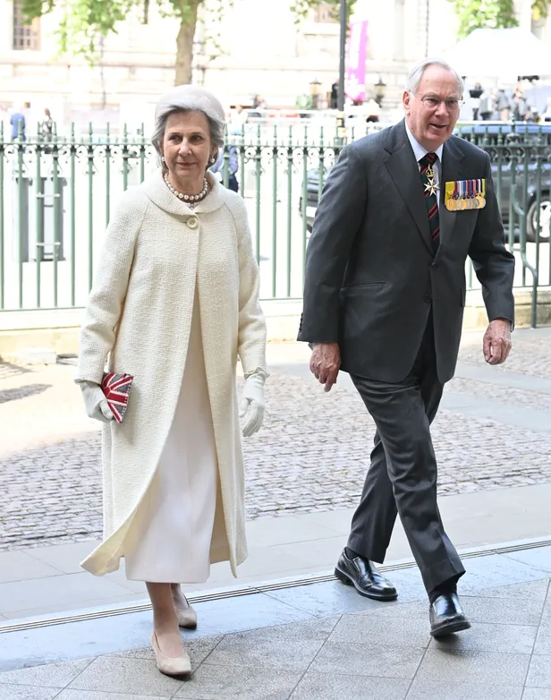 De hertog en hertogin van Gloucester bij de dienst voor VE Day te Westminster Abbey, 8 mei 2025.