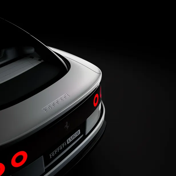 Achterkant van Ferrari Luce Chassis 0 met speciale witte afwerking