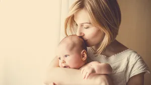 Model dat borstvoeding geeft op de catwalk gaat viral