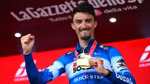 Julian Alaphilippe podium