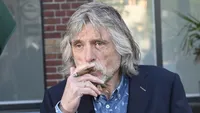 Vrouw Johan Derksen wil dat hij stopt met VI