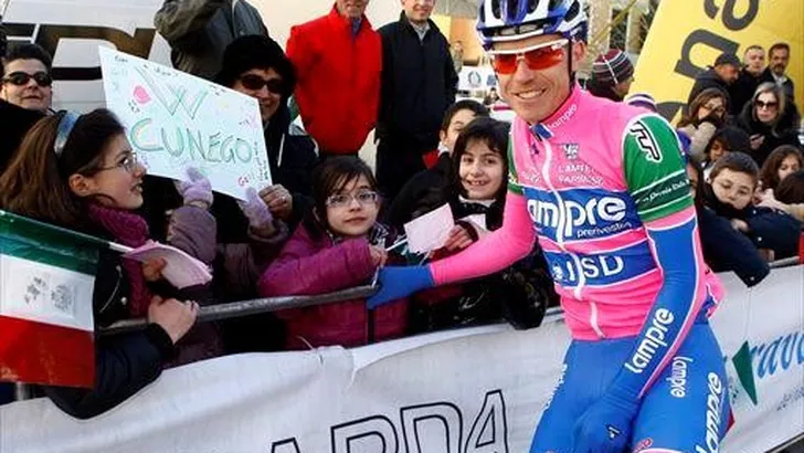 Cunego toont goed vorm in de Appenijnen