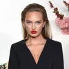 Zien: Romee Strijd showt groeiende babybump