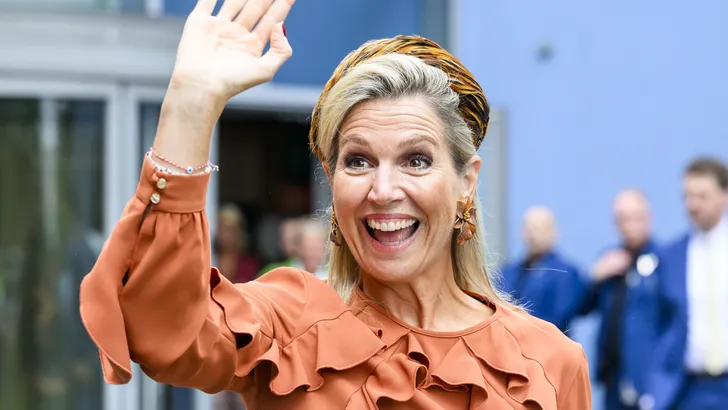 Máxima debuteert een nieuw, herfstig lookje