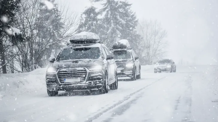 Auto uitlenen voor de wintersport? Dit zijn de gevolgen voor je verzekering en schadevrije jaren