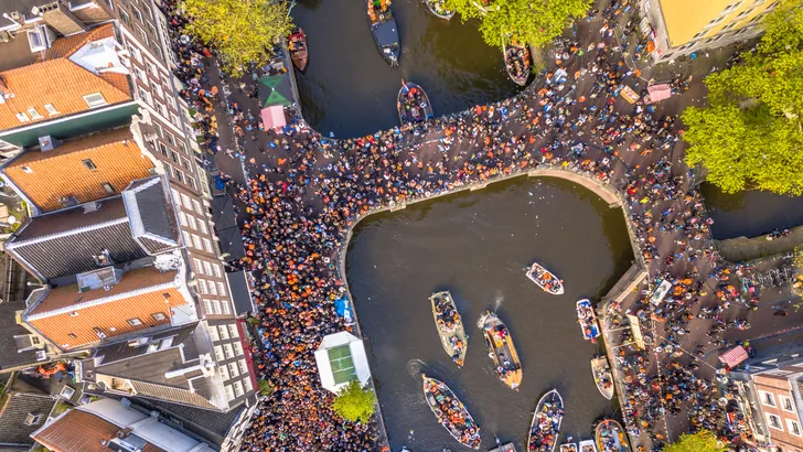 weer op Koningsdag Amsterdam botenparade