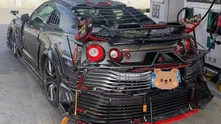 WTF? Kaasschaaf GT-R gespot in China