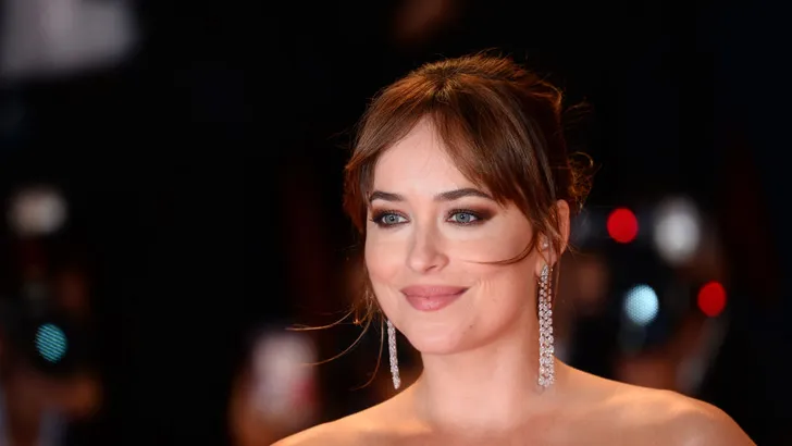 Dakota Johnson reageert voor het eerst op zwangerschapsgeruchten