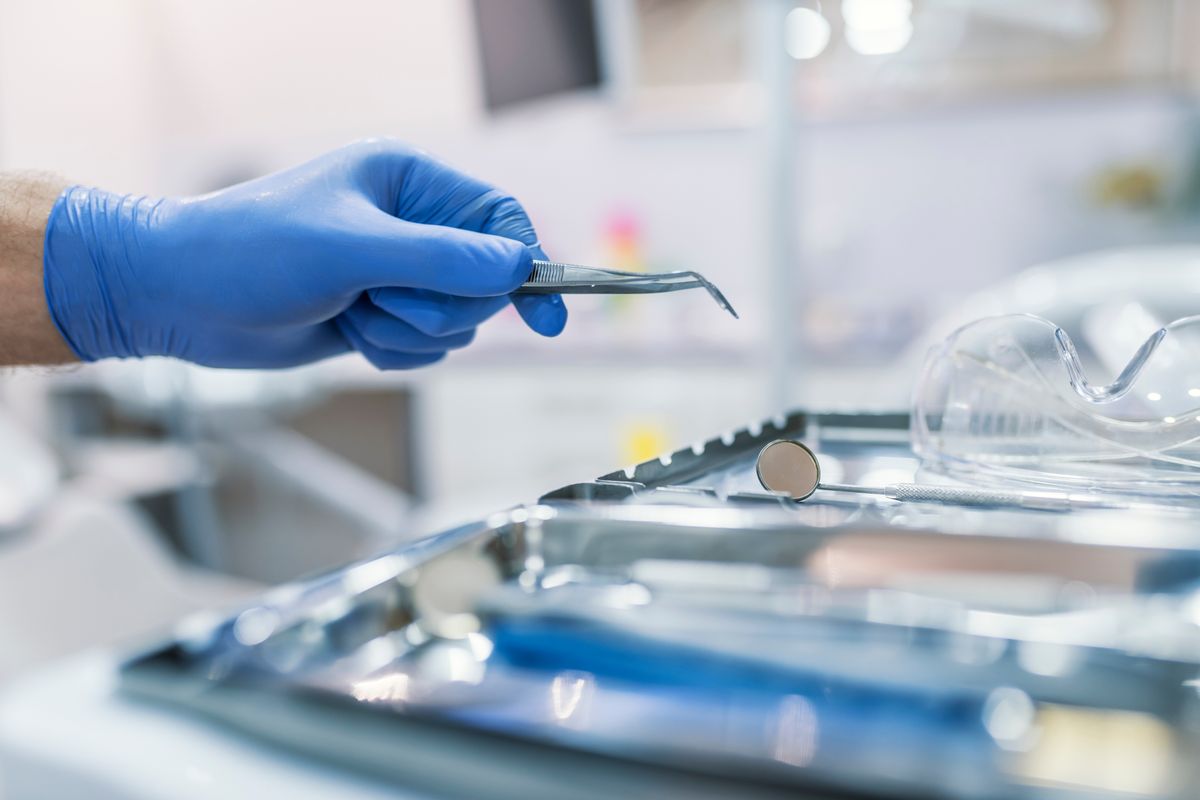 Fataal bezoek aan de tandarts: patiënt overlijdt na ingreep in Oosterhout