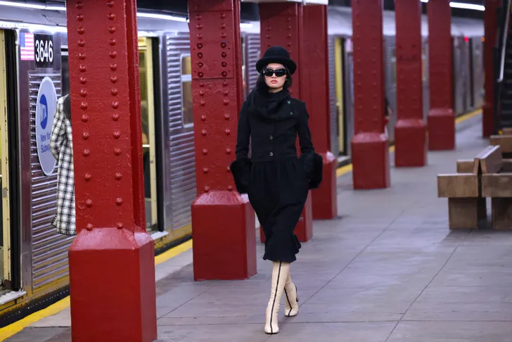 Wil je zien: de prachtige Métiers D'art 2026 Show van Chanel in New York