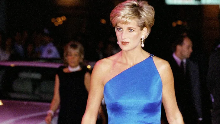 Best of Diana: de blauwe Versace