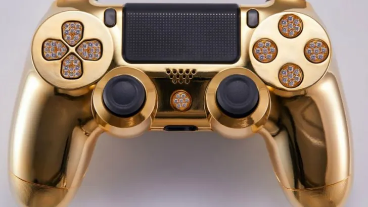 rgulde, met diamanten bezaaide Playstation-controller die €13.000 kost