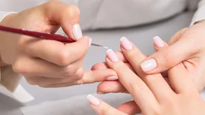 Lente-update voor je nagels! De french manicure is verleden tijd: wij onthullen de 3 must-have nageltrends die je deze lente moet proberen.