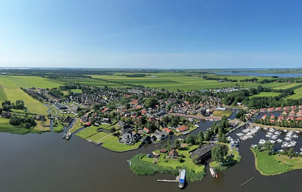 Het sfeervolle watersportdorp Langweer in Friesland