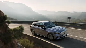 Mercedes onthult elektrische GLC met 713 km bereik, maar stelt Amerikaanse productie uit tot na 2027