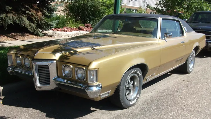 Een trouwring verdween in deze Pontiac, daarna bleef de Amerikaanse V8 25 jaar staan