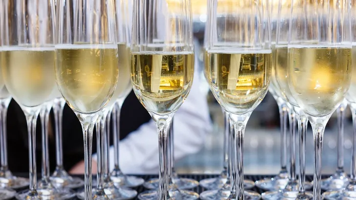 Lekker bubbelen: 5 x voordelen van champagne drinken