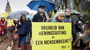 Demonstranten tijdens een protest van Amnesty International